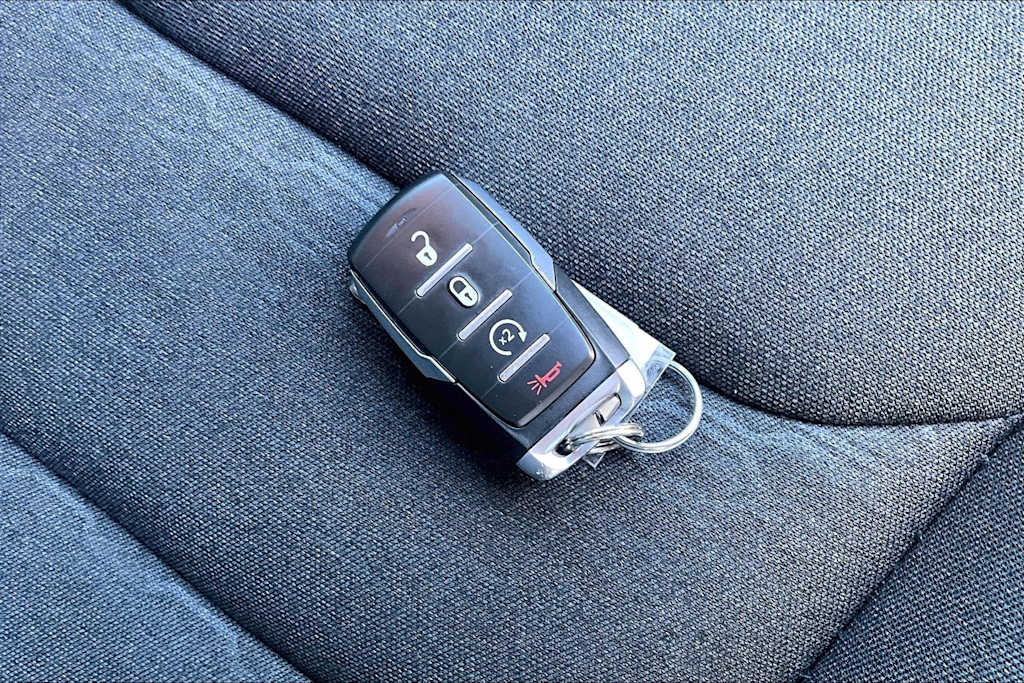 Thumbnail: 2025 RAM 1500 - 17