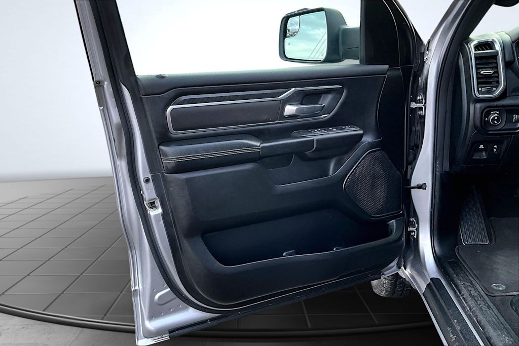 Thumbnail: 2025 RAM 1500 - 28