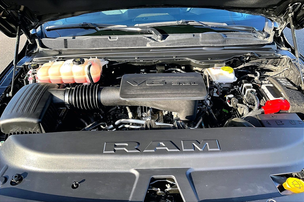 Thumbnail: 2025 RAM 1500 - 9