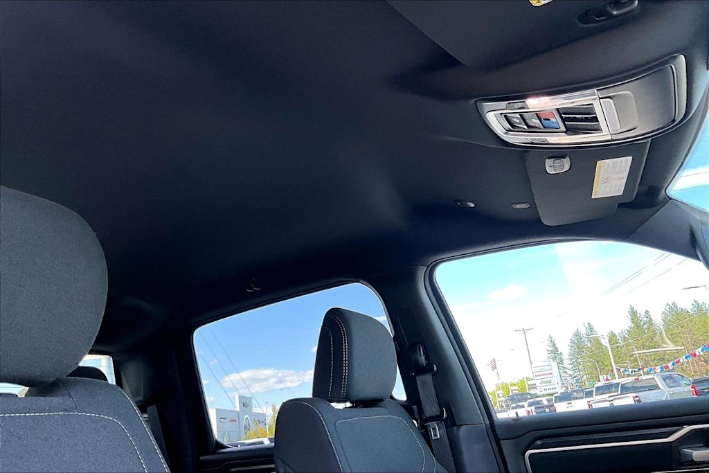 Thumbnail: 2025 RAM 1500 - 30