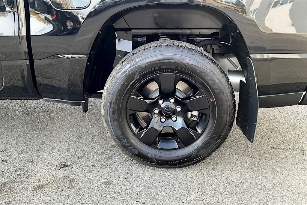 Thumbnail: 2025 RAM 1500 - 35