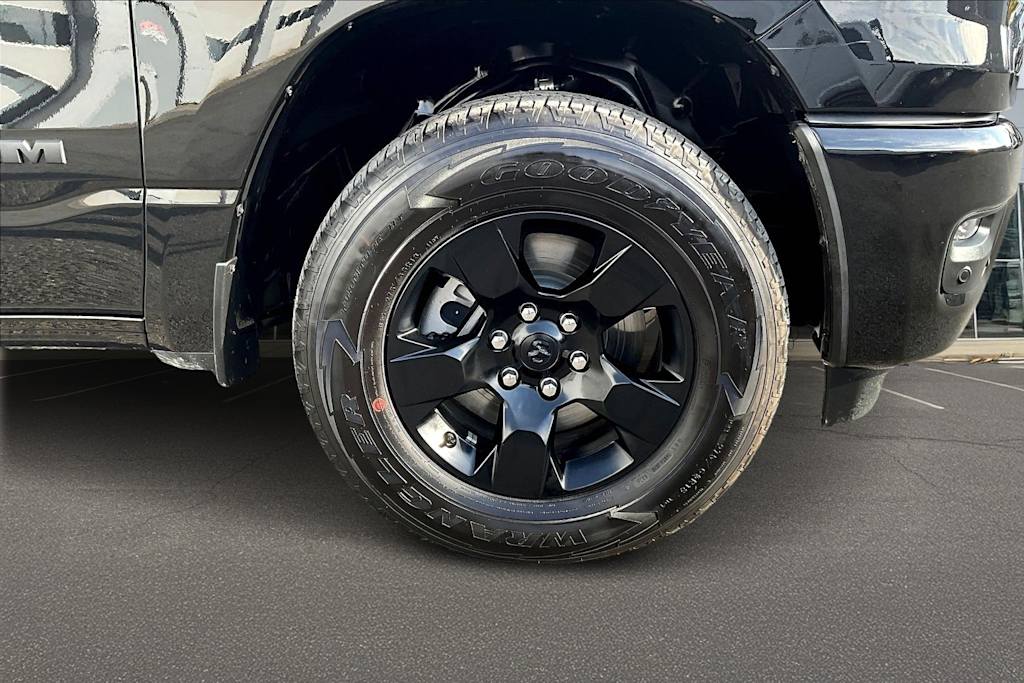 Thumbnail: 2025 RAM 1500 - 34