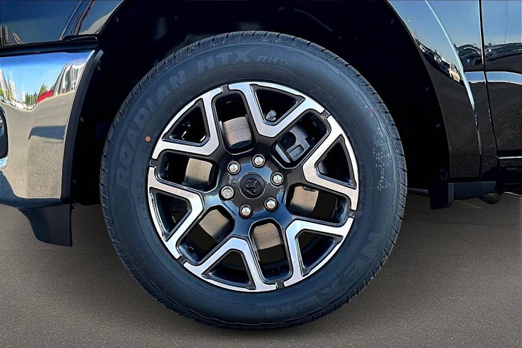 2026 RAM 1500 Laramie - Photo 8