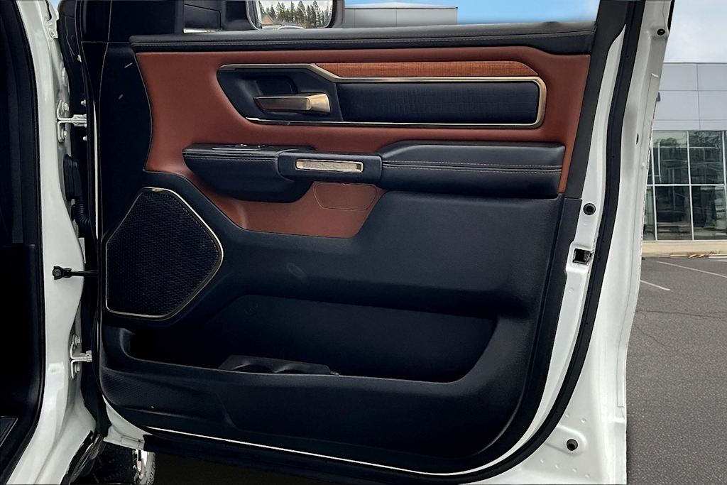 2022 RAM 1500 Longhorn 32
