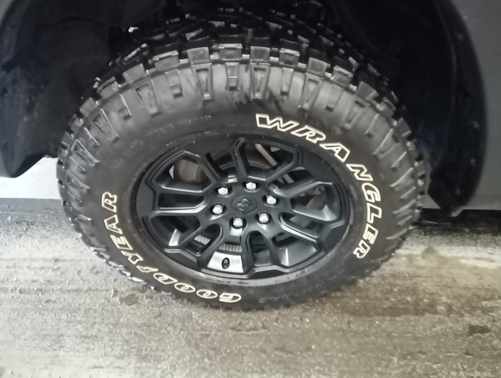 Thumbnail: 2026 RAM 1500 - 4