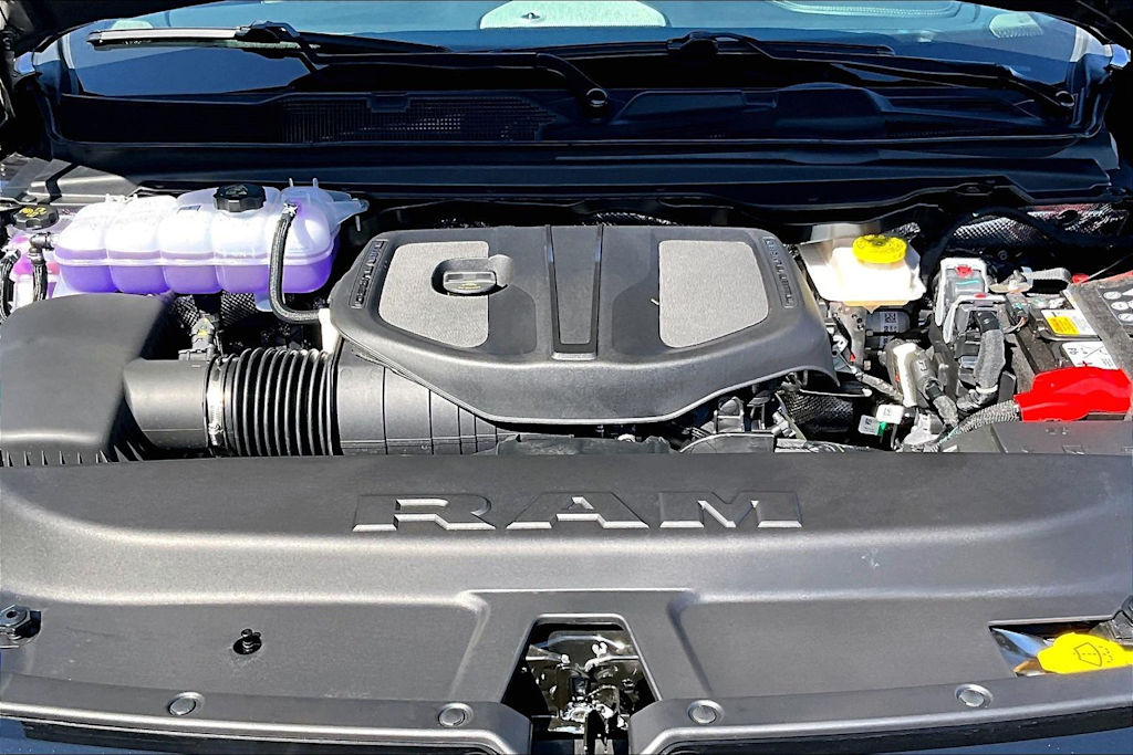 Thumbnail: 2026 RAM 1500 - 9
