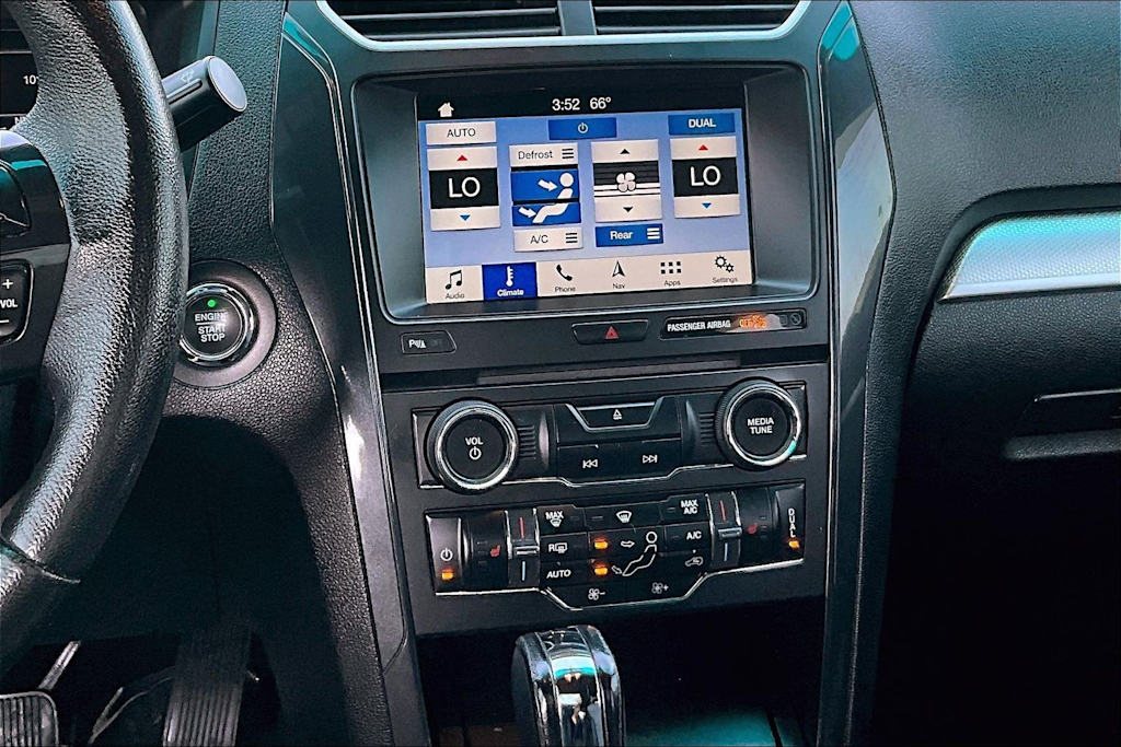 Thumbnail: 2017 Ford Explorer - 16