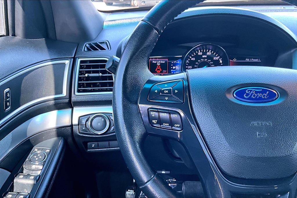 Thumbnail: 2017 Ford Explorer - 26