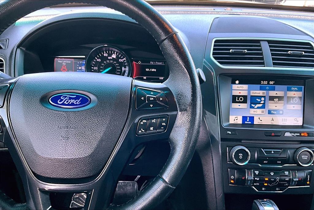 Thumbnail: 2017 Ford Explorer - 15