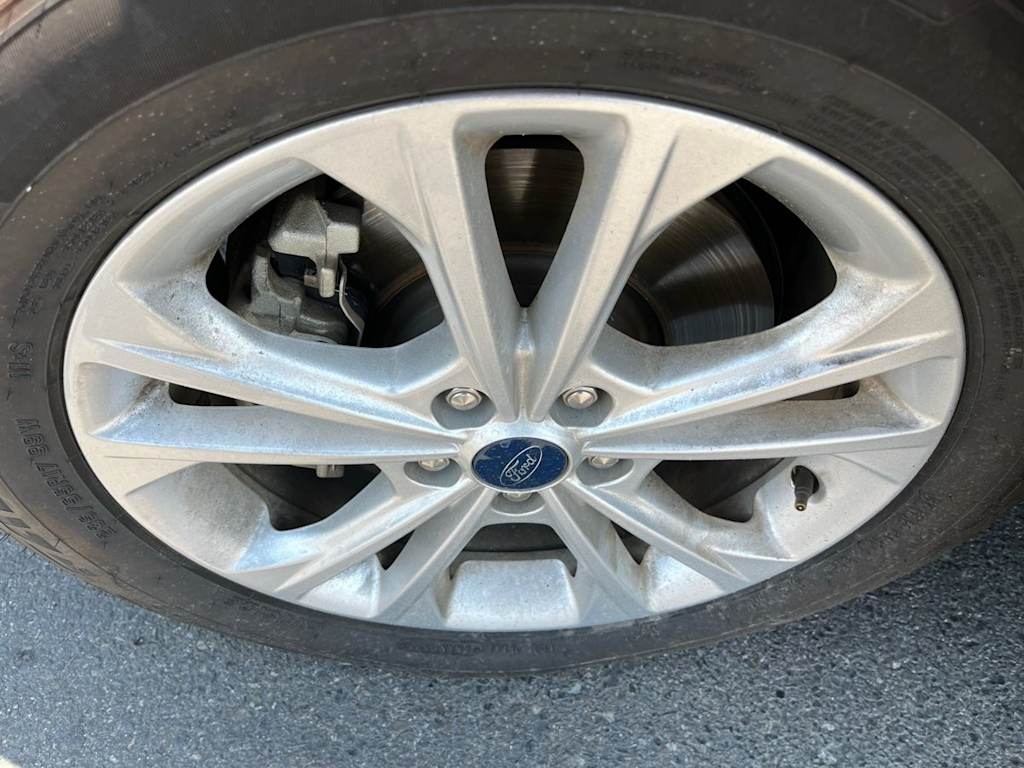 Thumbnail: 2019 Ford Escape - 4