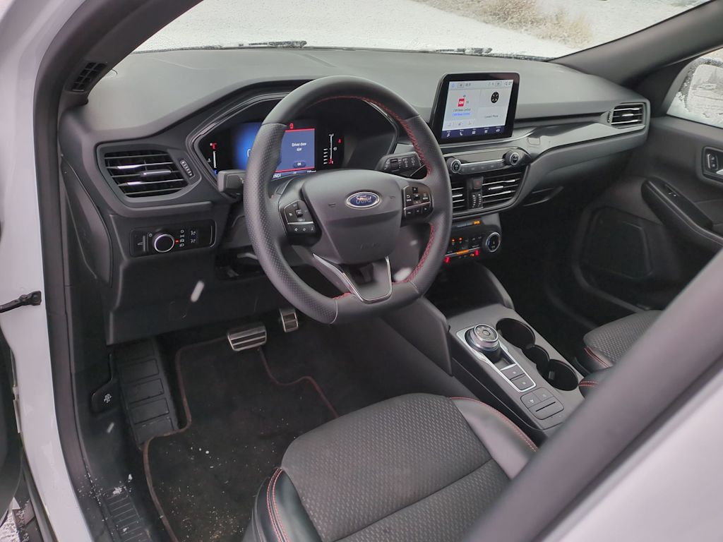 2023 Ford Escape ST-Line 2