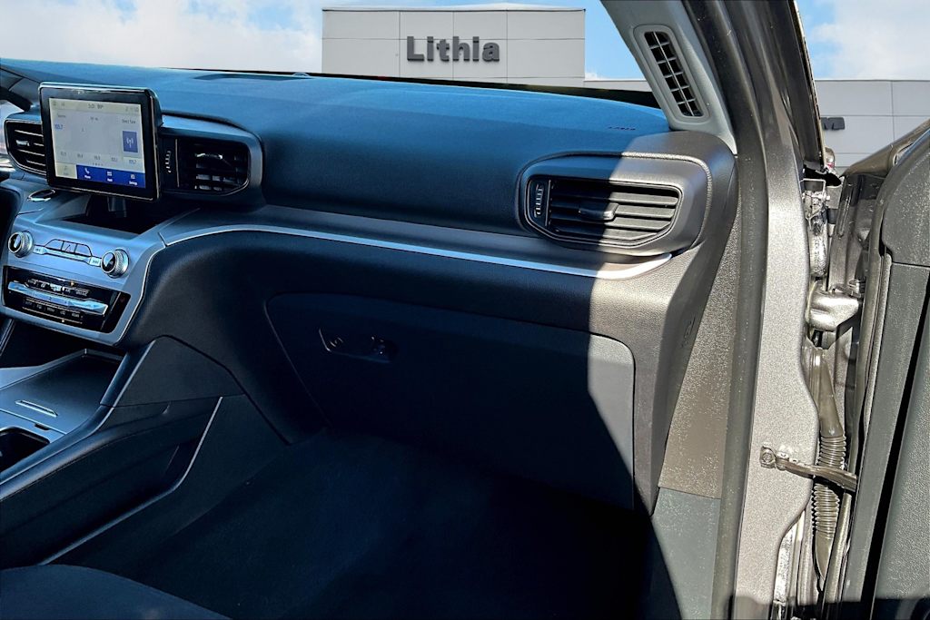 Thumbnail: 2022 Ford Explorer - 26