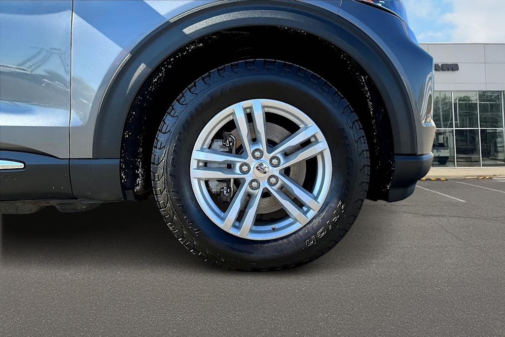 Thumbnail: 2022 Ford Explorer - 34