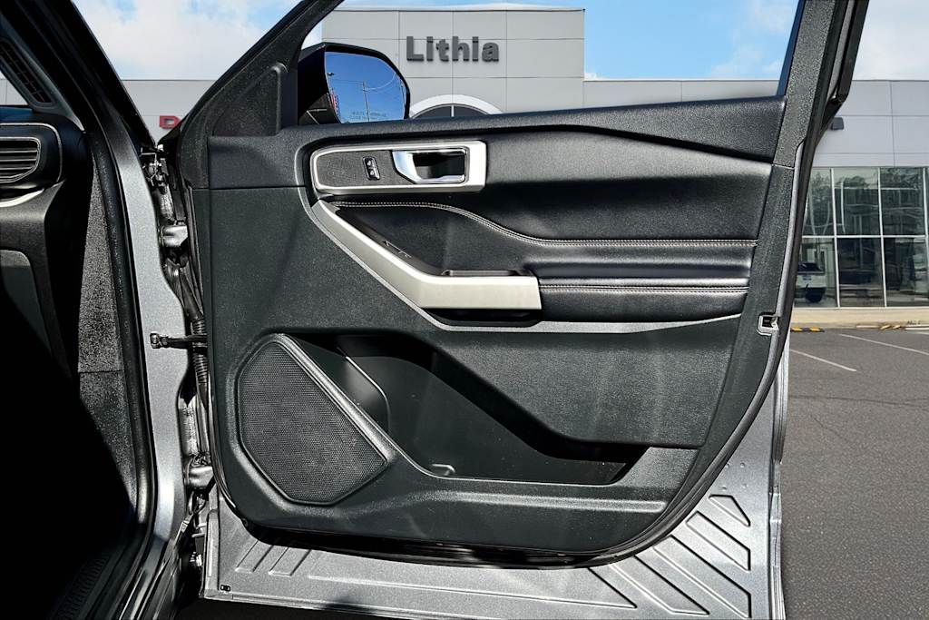 Thumbnail: 2022 Ford Explorer - 30