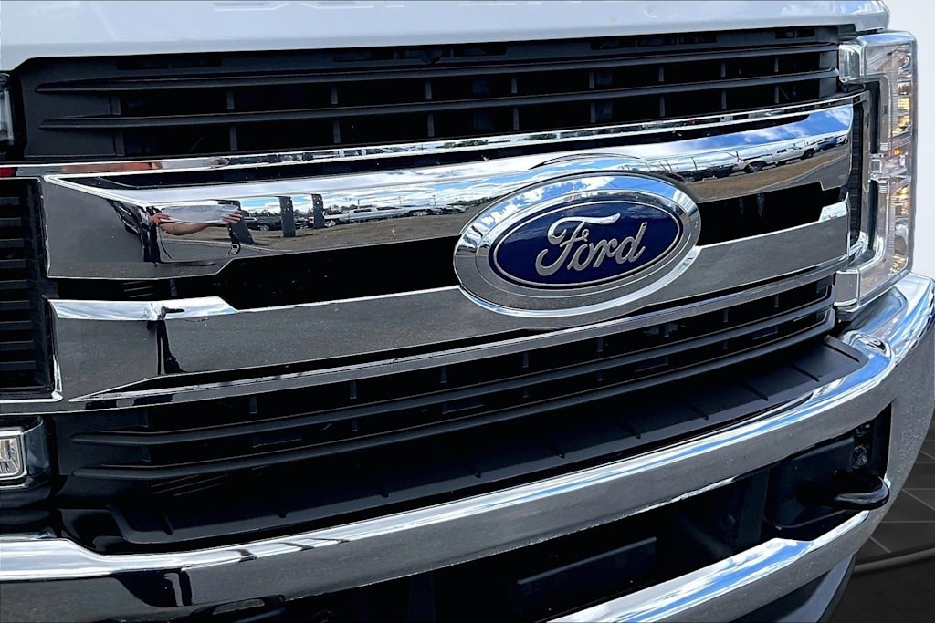 Thumbnail: 2017 Ford F-350 - 33