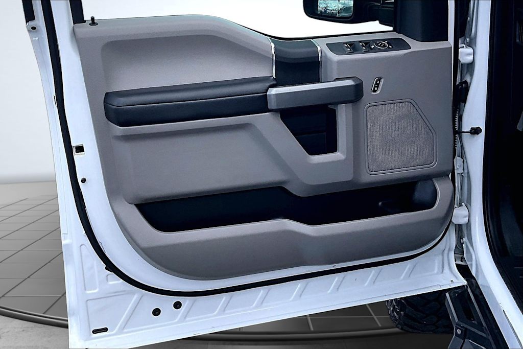 Thumbnail: 2017 Ford F-350 - 28