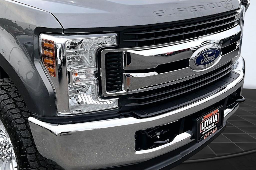 Thumbnail: 2019 Ford F-350 - 33