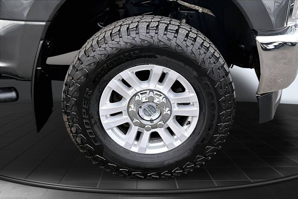 Thumbnail: 2019 Ford F-350 - 34