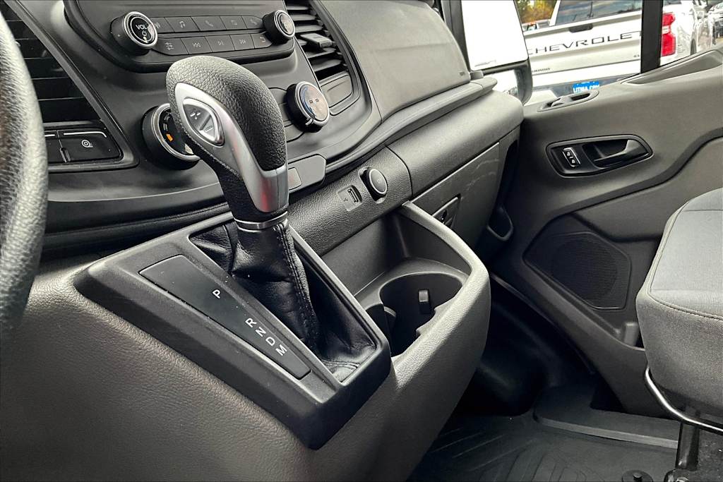 2022 Ford Transit Series 250 13