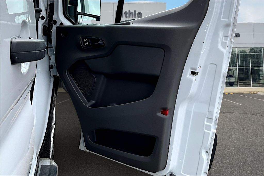 2022 Ford Transit Series 250 29