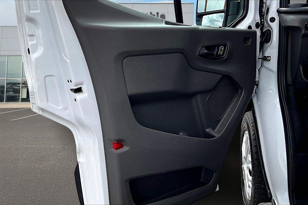 2022 Ford Transit Series 250 28