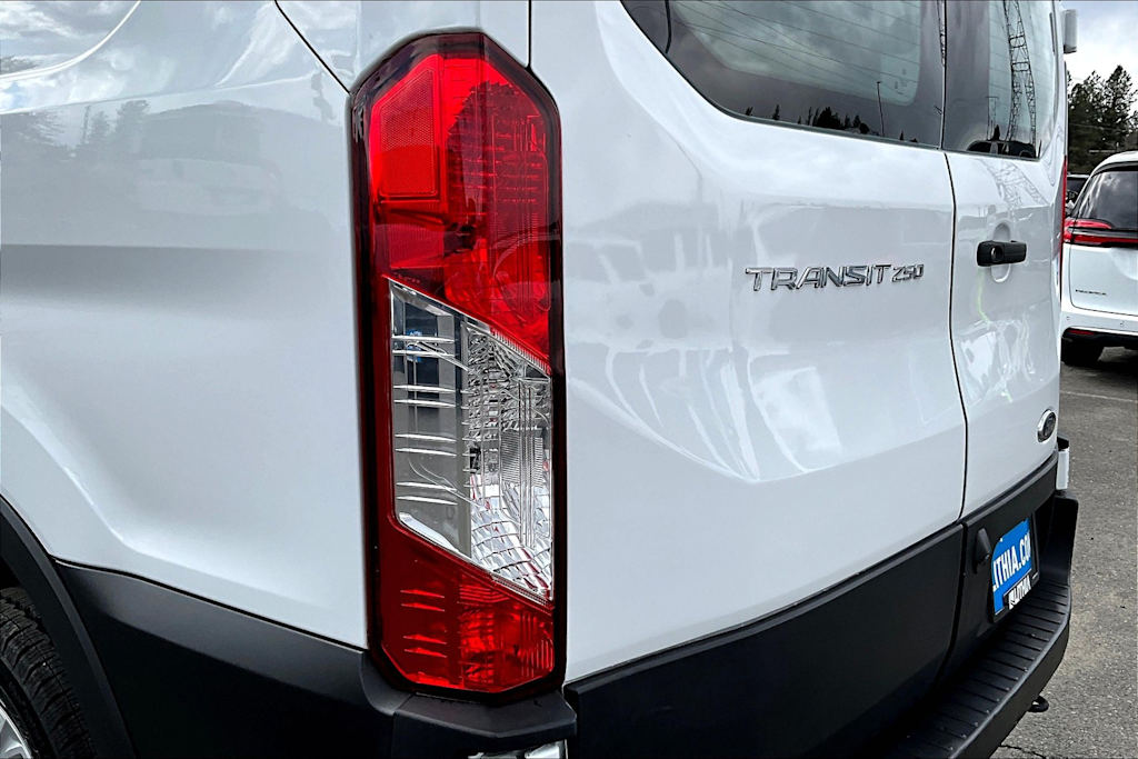 2022 Ford Transit Series 250 24