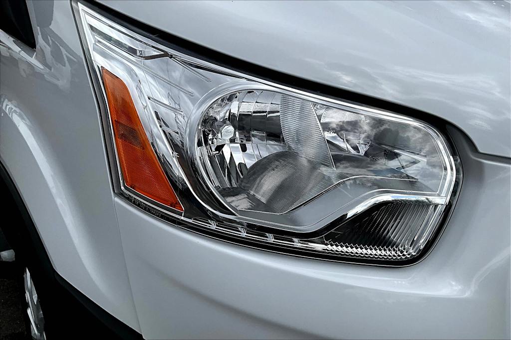2022 Ford Transit Series 250 23