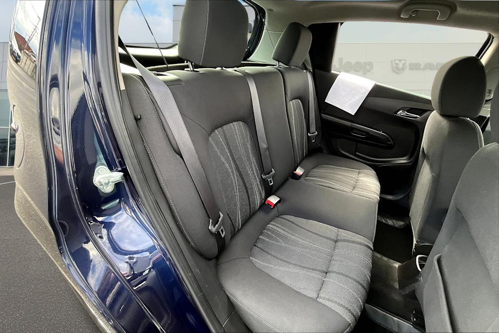 2016 Chevrolet Sonic LT 33