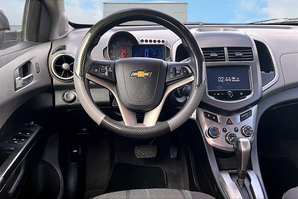 2016 Chevrolet Sonic LT 8