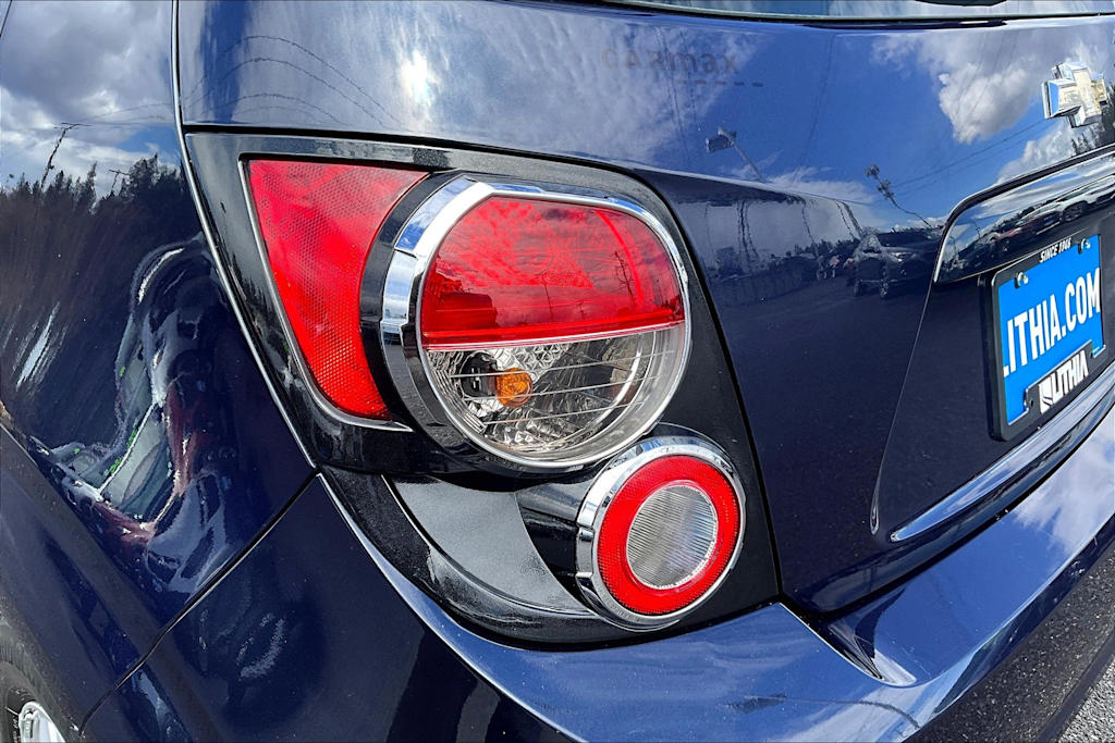 2016 Chevrolet Sonic LT 27