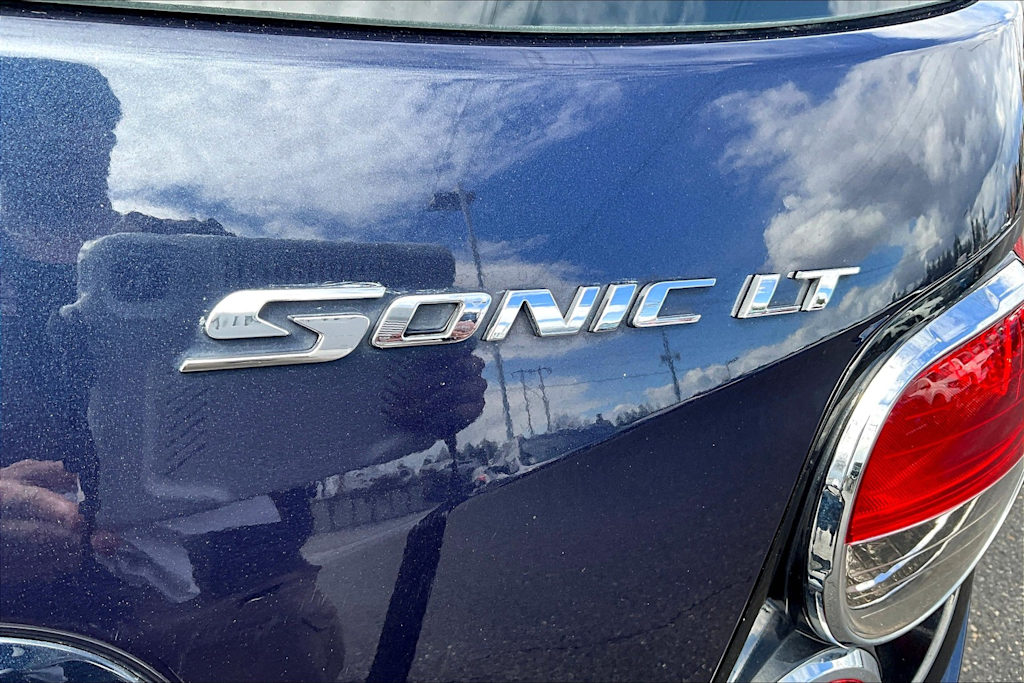 2016 Chevrolet Sonic LT 5
