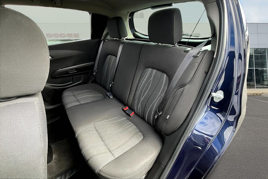 2016 Chevrolet Sonic LT 11