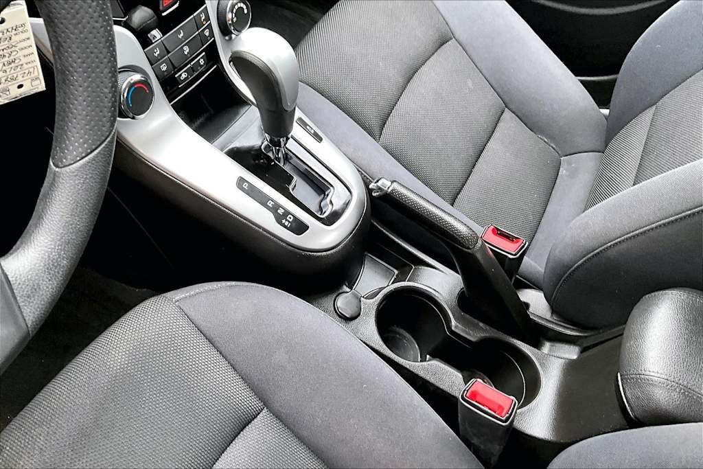 Thumbnail: 2016 Chevrolet Cruze - 16