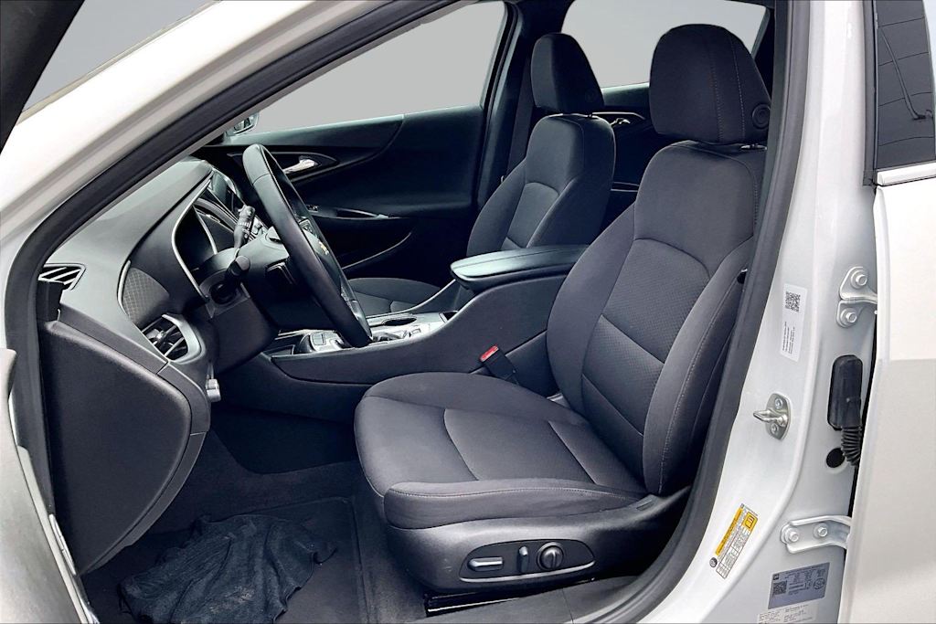 Thumbnail: 2024 Chevrolet Malibu - 10