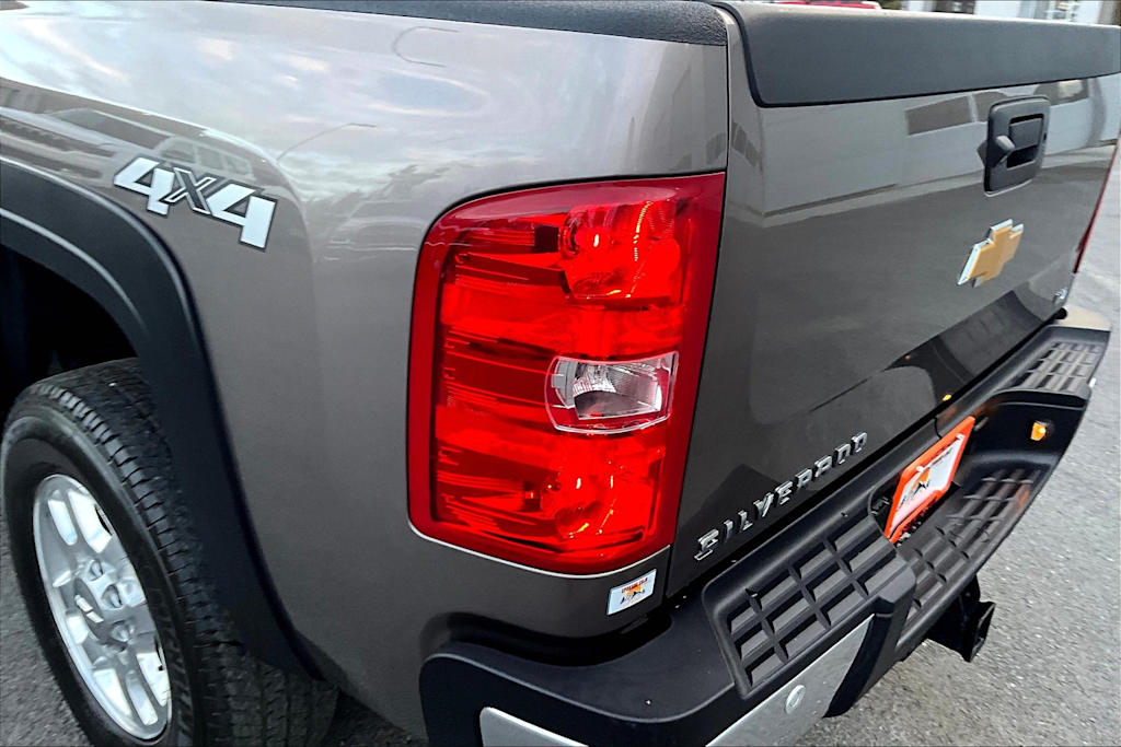 Thumbnail: 2012 Chevrolet Silverado 2500 - 32