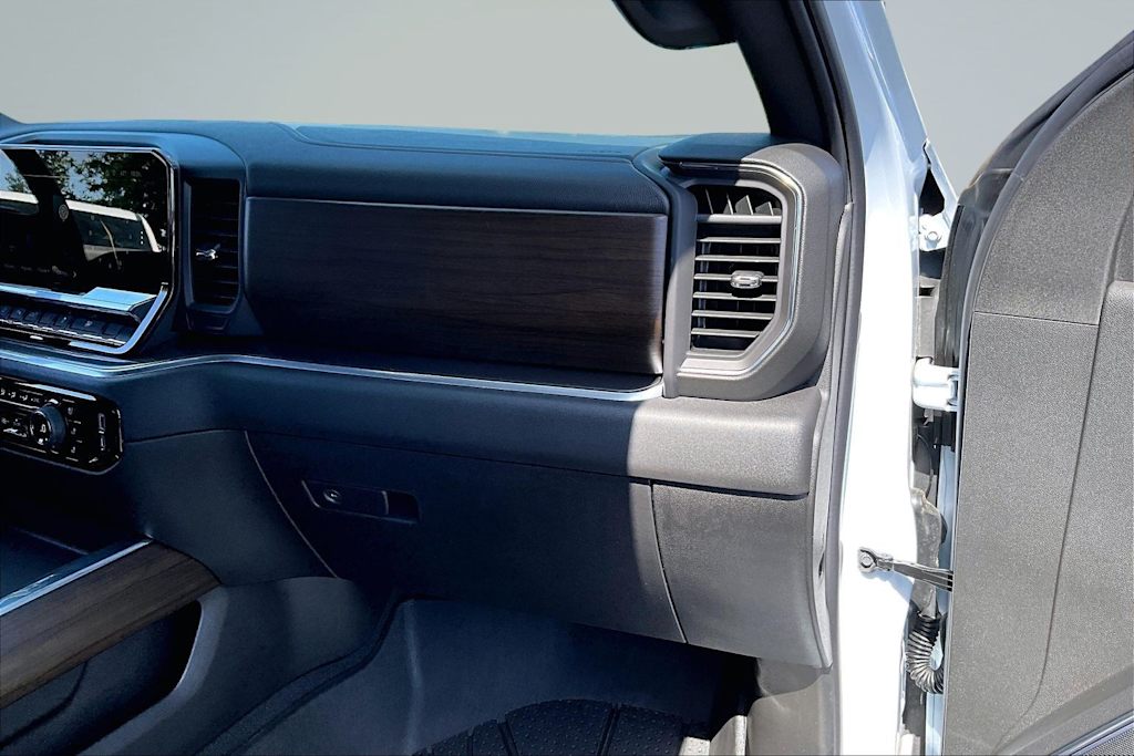 Thumbnail: 2026 Chevrolet Silverado 2500 - 25