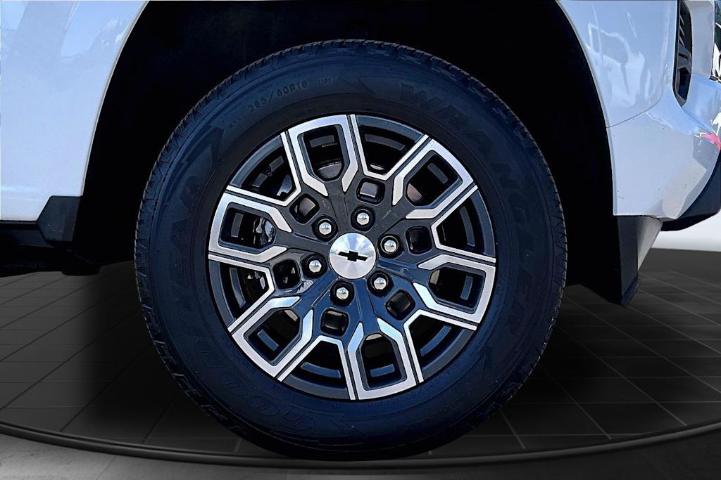 Thumbnail: 2023 Chevrolet Colorado - 34