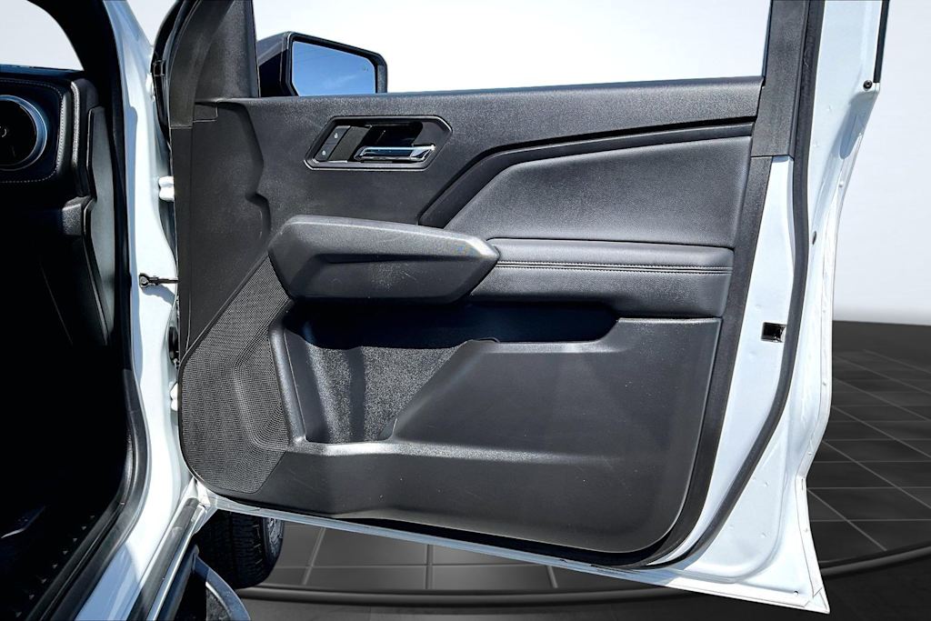 Thumbnail: 2023 Chevrolet Colorado - 29