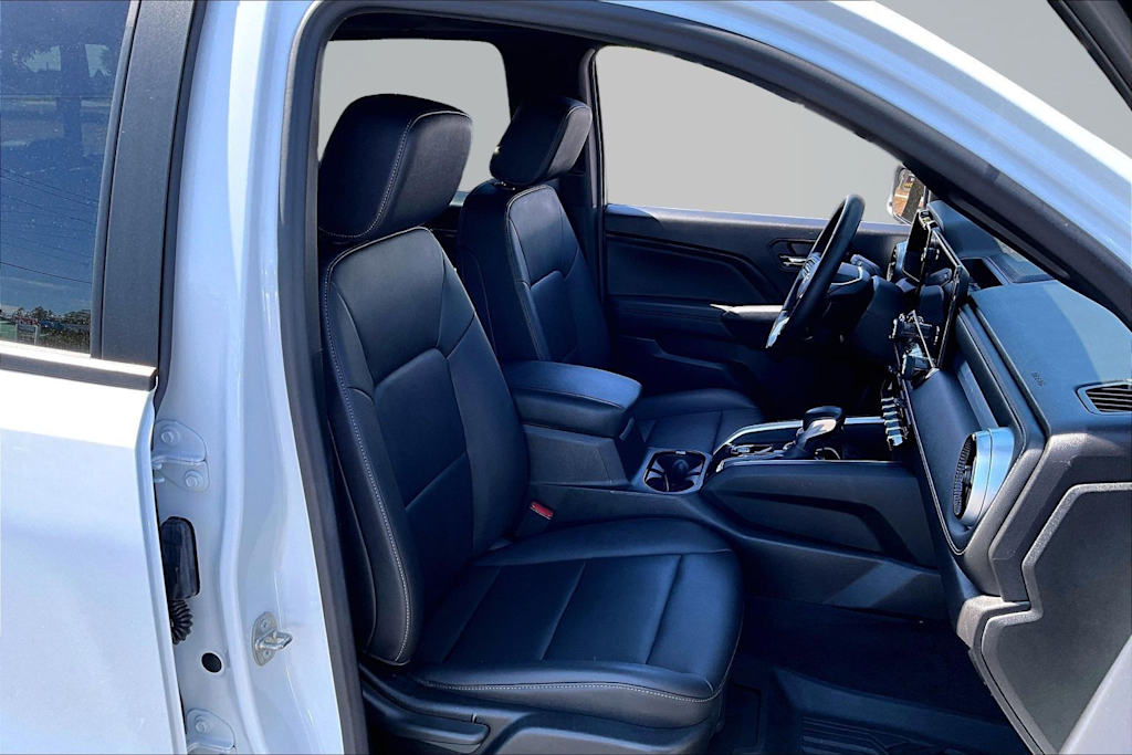 Thumbnail: 2023 Chevrolet Colorado - 12