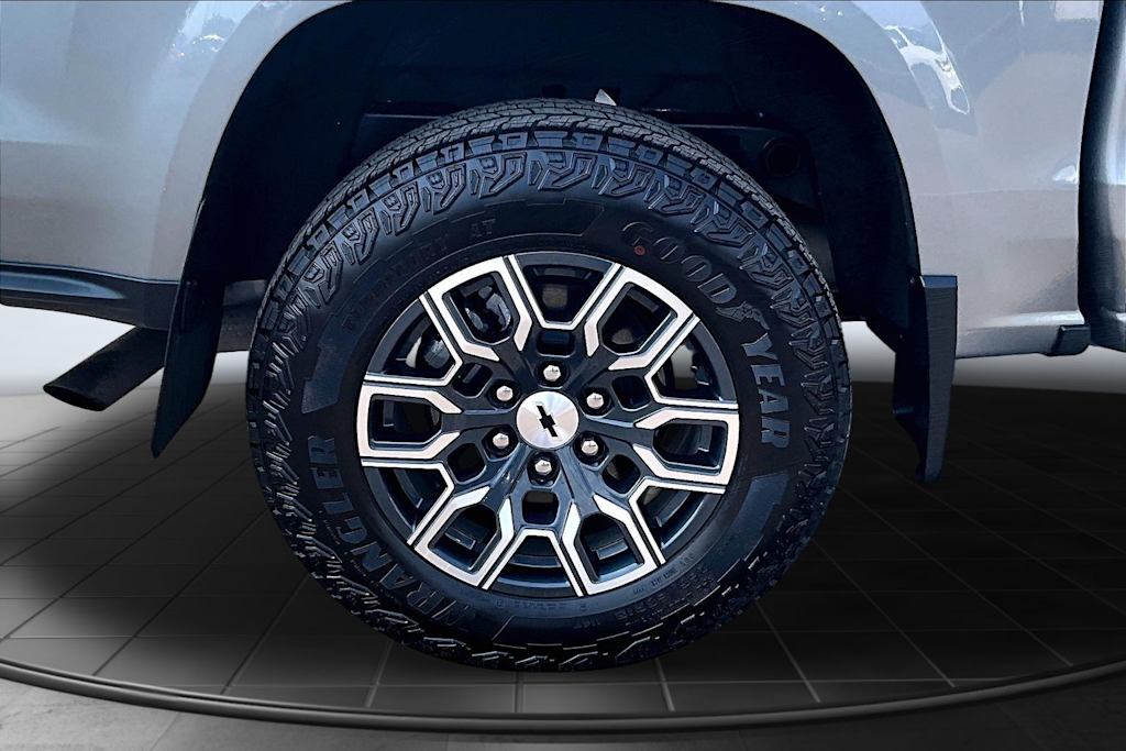 Thumbnail: 2026 Chevrolet Colorado - 35