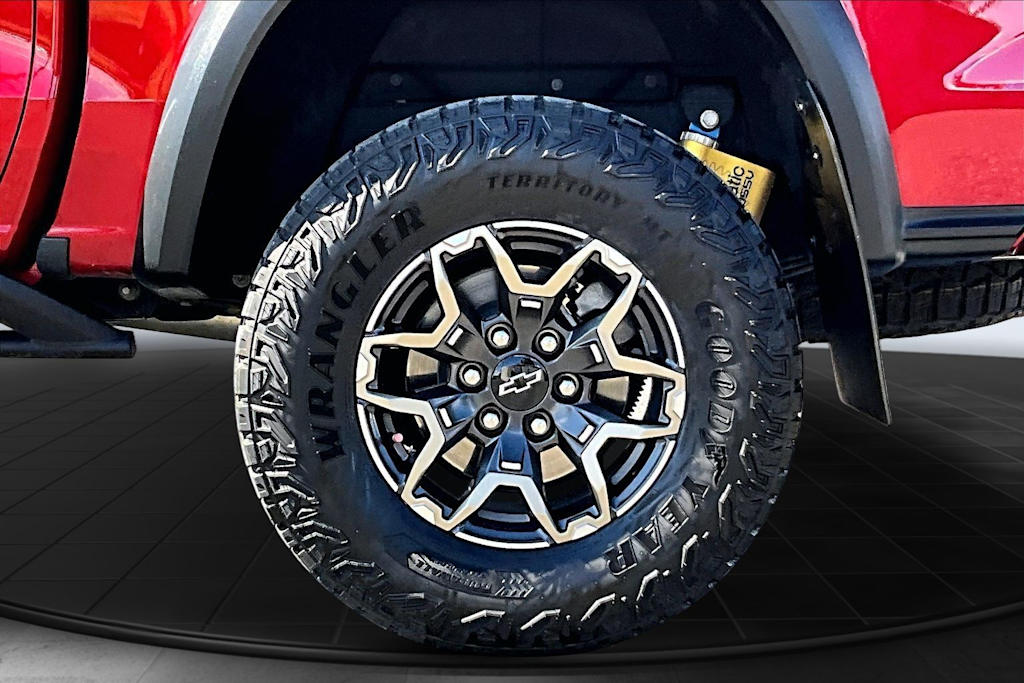 Thumbnail: 2023 Chevrolet Colorado - 36