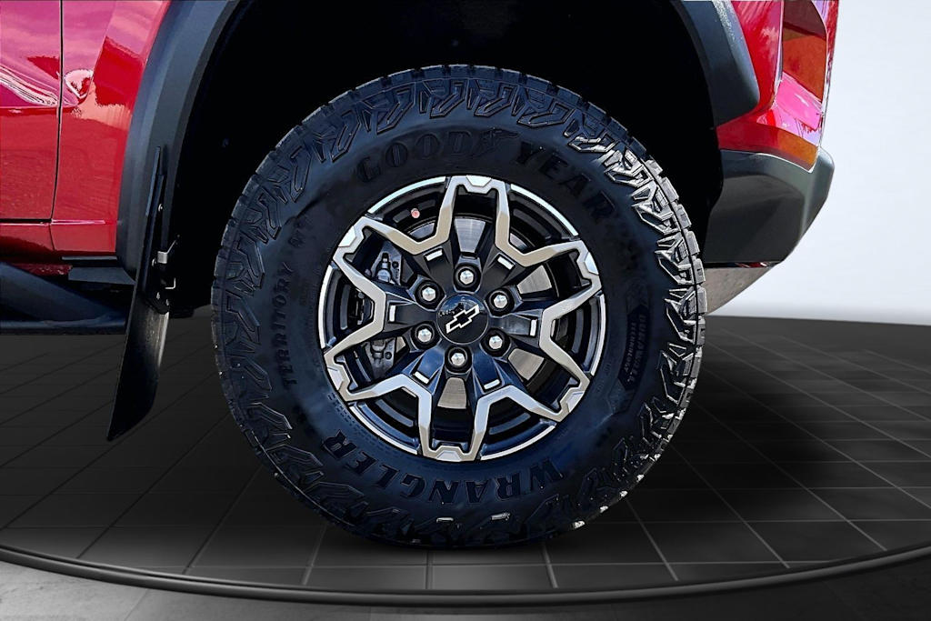 Thumbnail: 2023 Chevrolet Colorado - 34