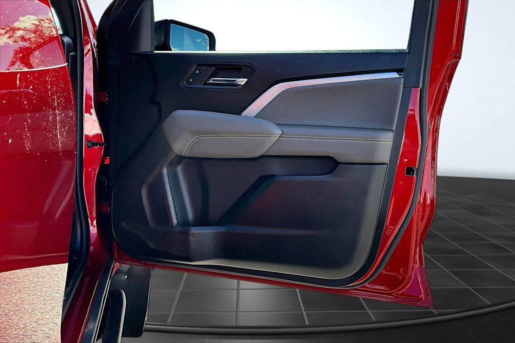 Thumbnail: 2023 Chevrolet Colorado - 29