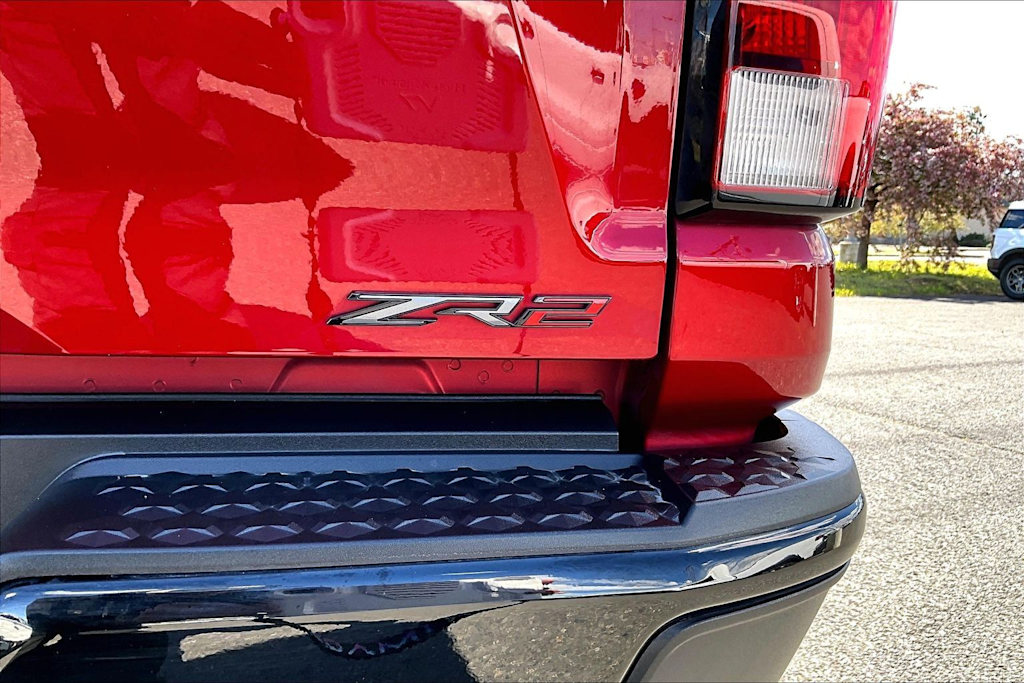 Thumbnail: 2023 Chevrolet Colorado - 20