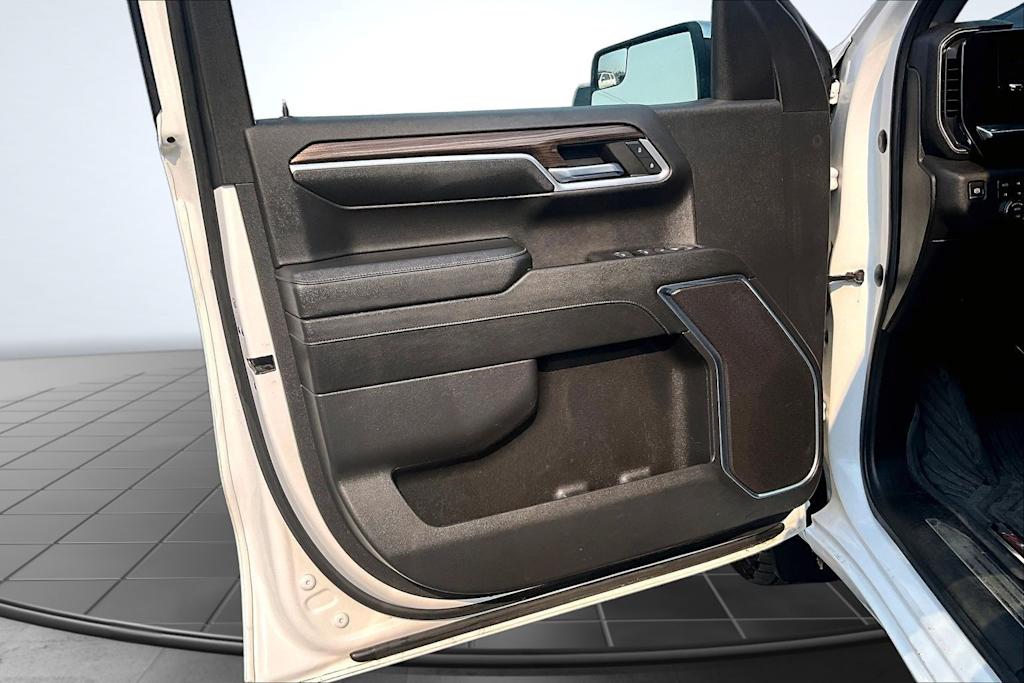 Thumbnail: 2023 Chevrolet Silverado 1500 - 28