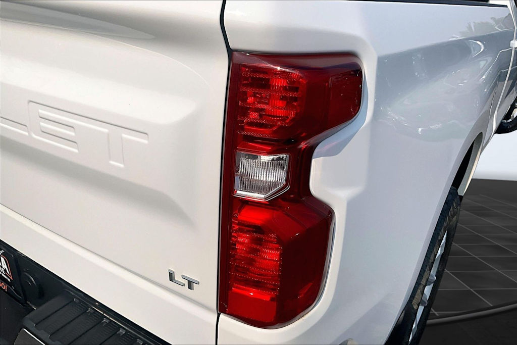 Thumbnail: 2023 Chevrolet Silverado 1500 - 32