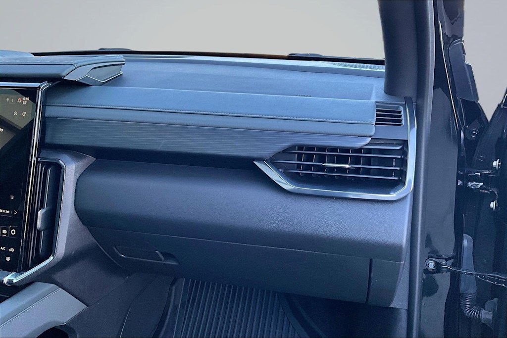 Thumbnail: 2025 GMC Acadia - 24