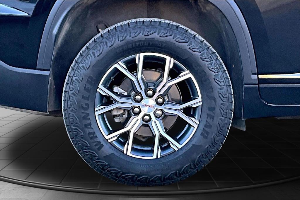 Thumbnail: 2025 GMC Acadia - 36