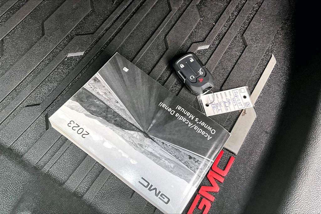 Thumbnail: 2023 GMC Acadia - 19