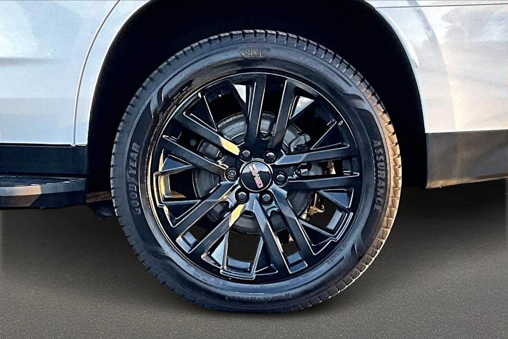 Thumbnail: 2023 GMC Yukon - 36